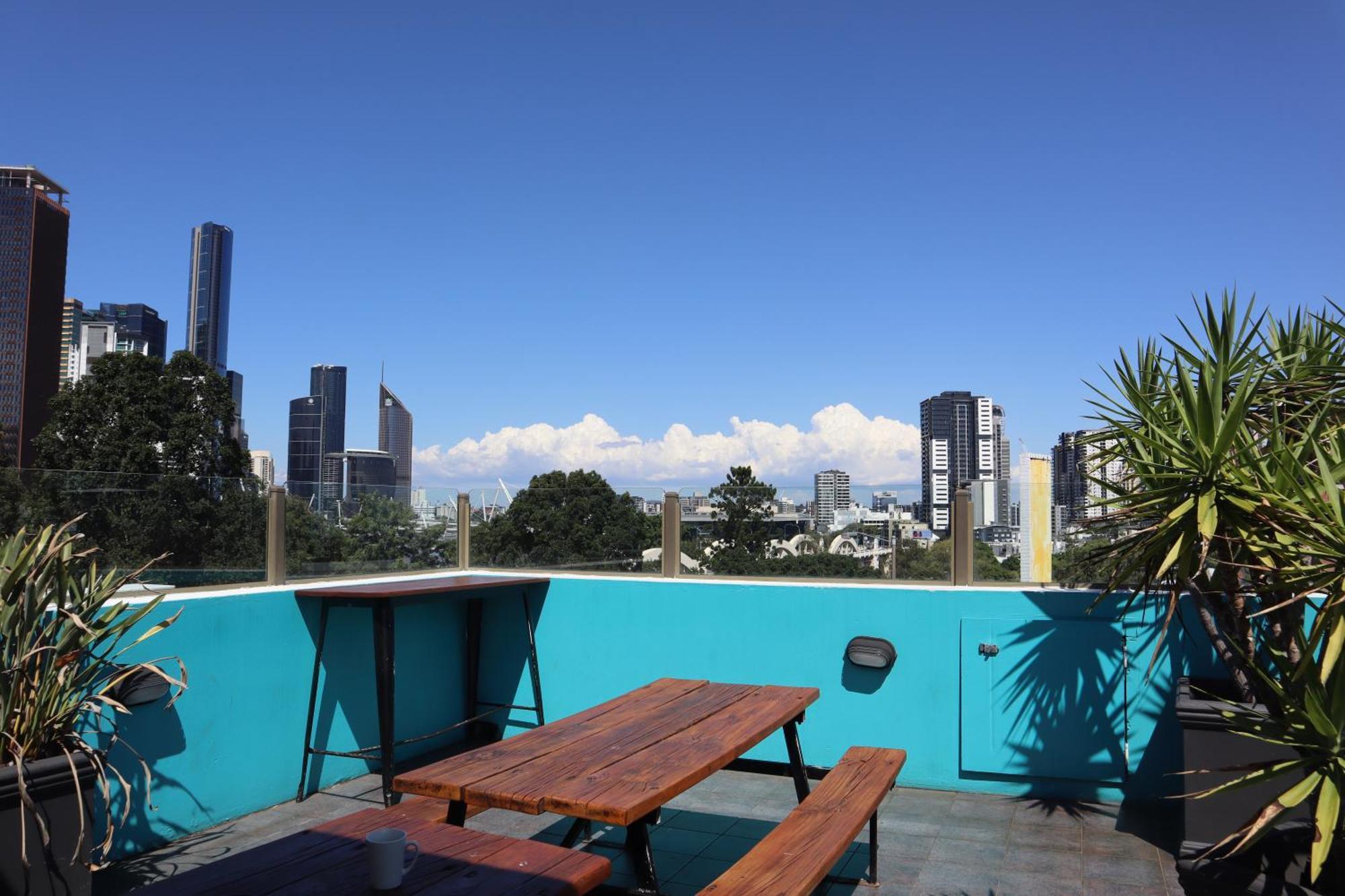 Chill Backpackers Hostel Brisbane Exterior photo
